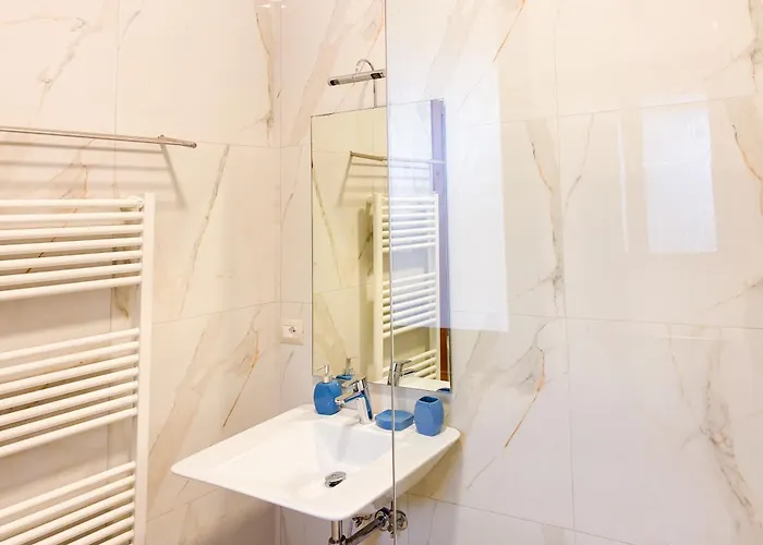 Experience At The New Bazaar Apartamento Tirana